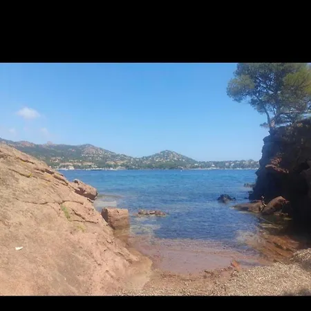 Charmante Provencale Pieds Dans L'eau Avec Piscine Et Privee * Saint-Raphaël
